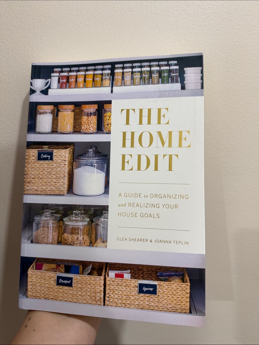 The Home Edit - White & Gold Pantry Styling Book with Labels